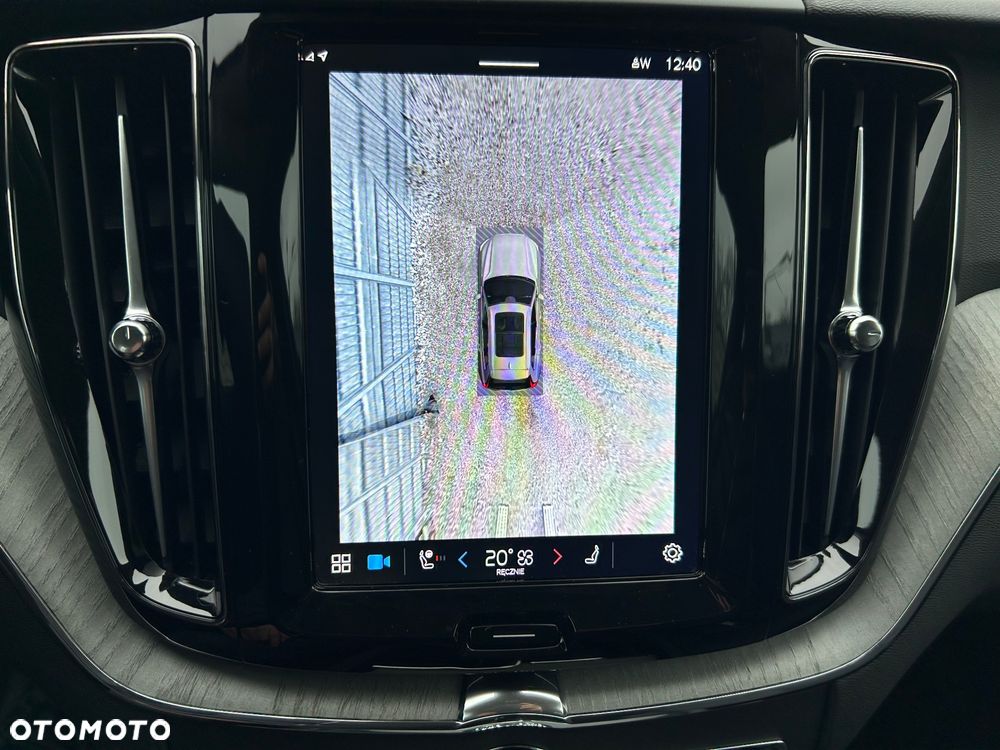 Volvo XC 60 B5 B AWD Plus Dark - 18