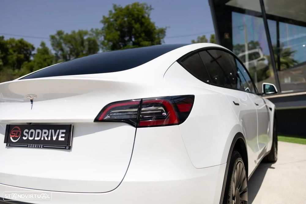 Tesla Model Y Standard - 25