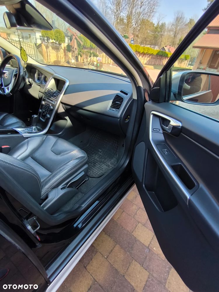 Volvo XC 60 D4 AWD Geartronic RDesign - 4