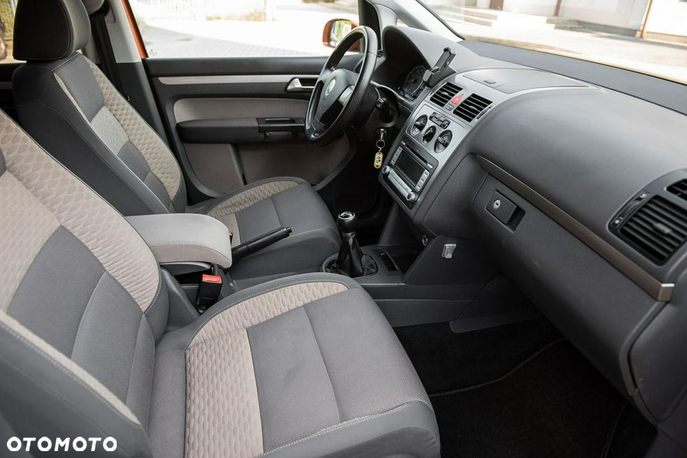 Volkswagen Touran 1.4 TSI Cross - 10
