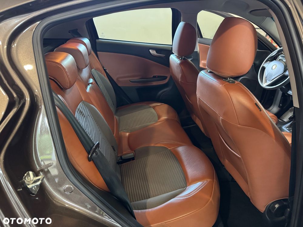 Alfa Romeo Giulietta 1.4 TB MultiAir Exclusive TCT - 11