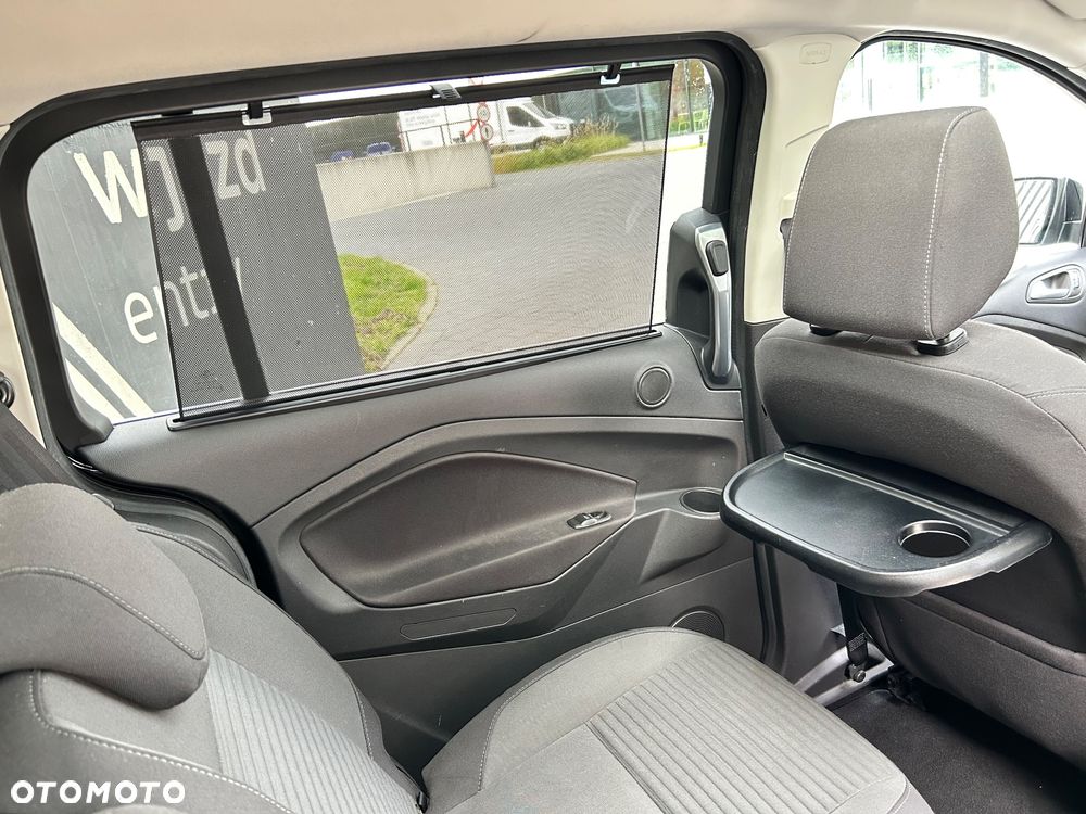 Ford Grand C-MAX - 16