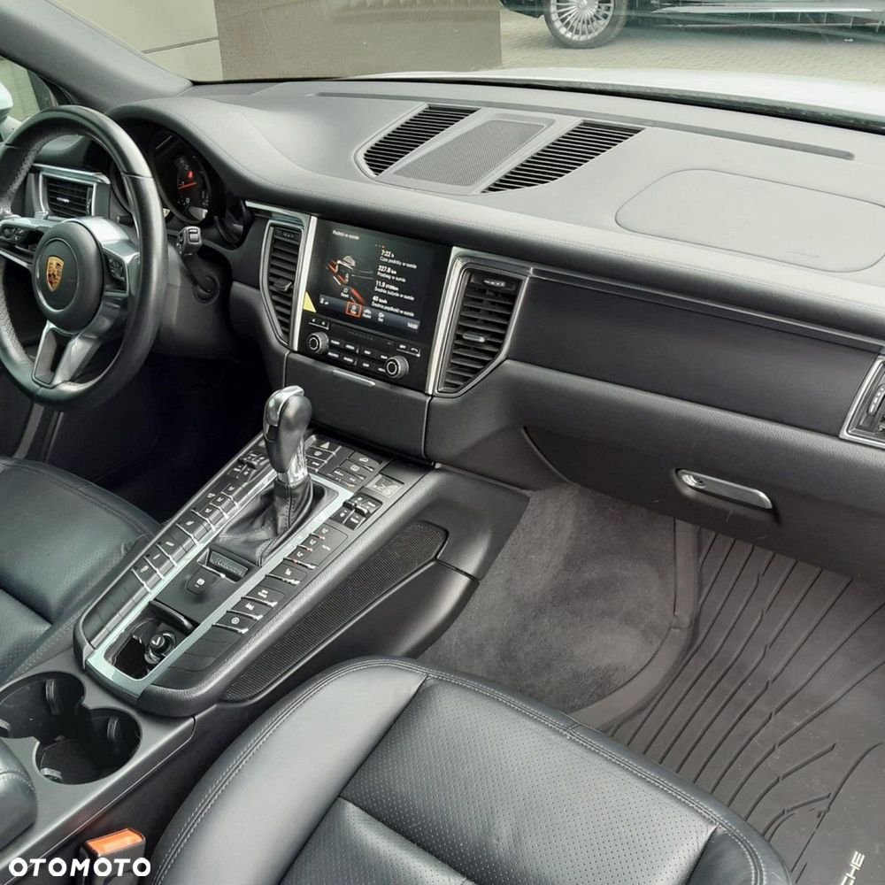 Porsche Macan - 13