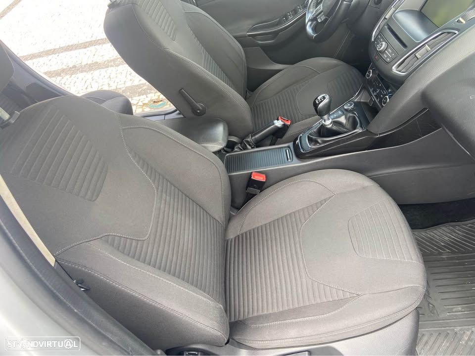 Ford Focus 1.0 SCTi Titanium - 6