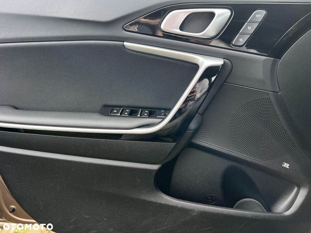Kia XCeed - 9