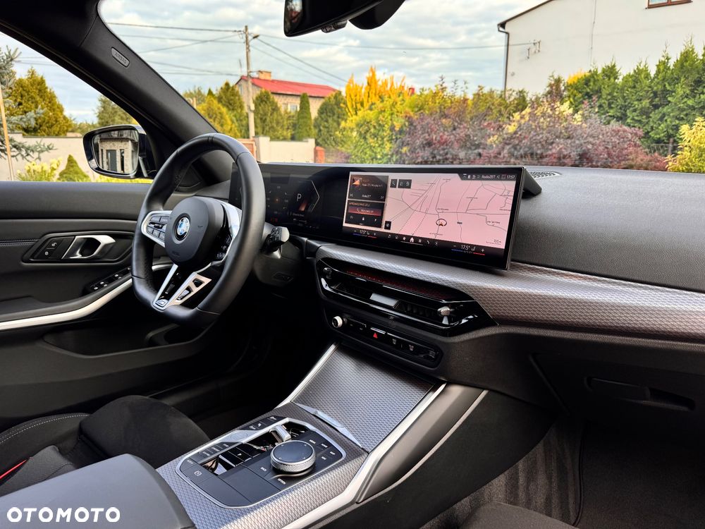 BMW Seria 3 330i xDrive M Sport - 31