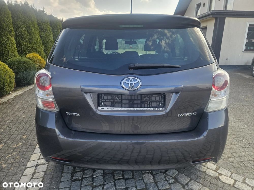 Toyota Verso - 5