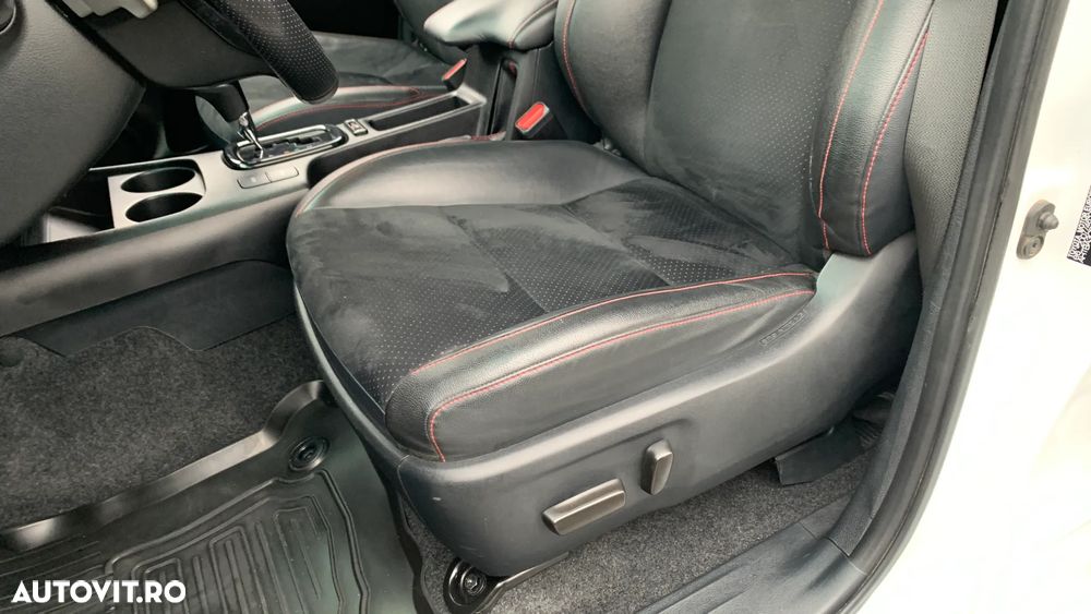 Toyota Hilux 2.8D 204CP 4x4 Double Cab AT GR Sport - 19