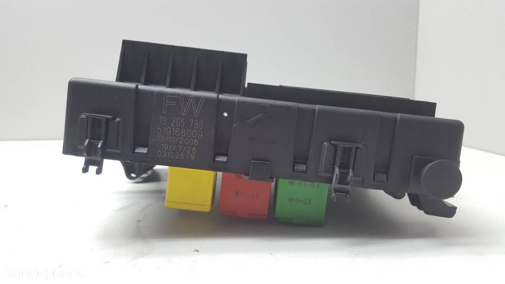 BSI SKRZYNKA BEZPIECZNIKÓW VECTRA C 13205780 EU - 4