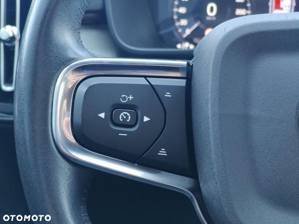 Volvo XC 40 - 30