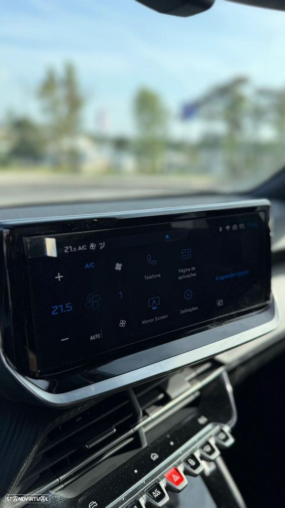 Peugeot 2008 1.2 Hybrid Allure e-DCS6 - 27
