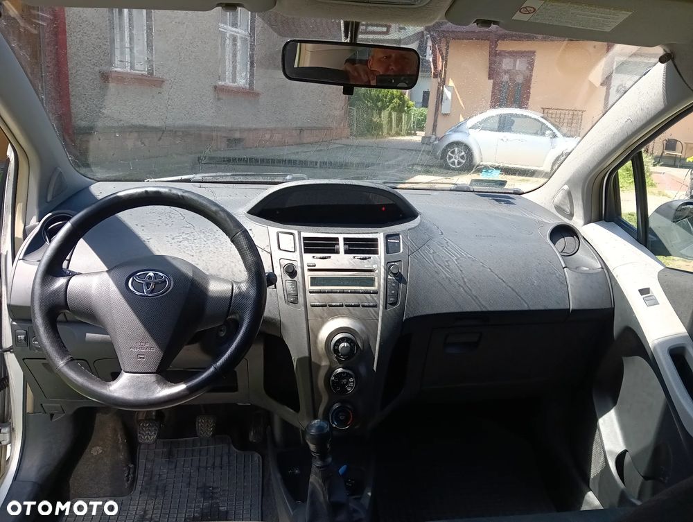 Toyota Yaris - 3