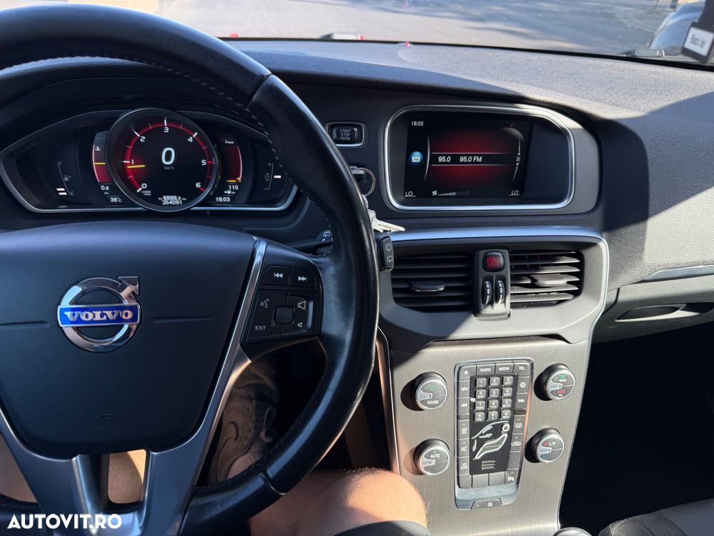 Volvo V40 D4 Kinetic - 7