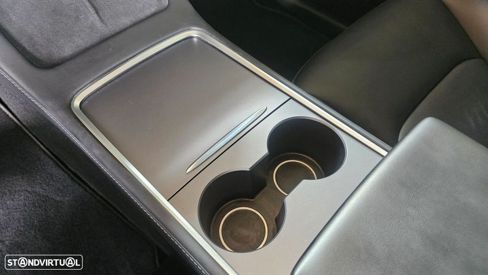 Tesla Model Y Long Range Dual Motor AWD - 25