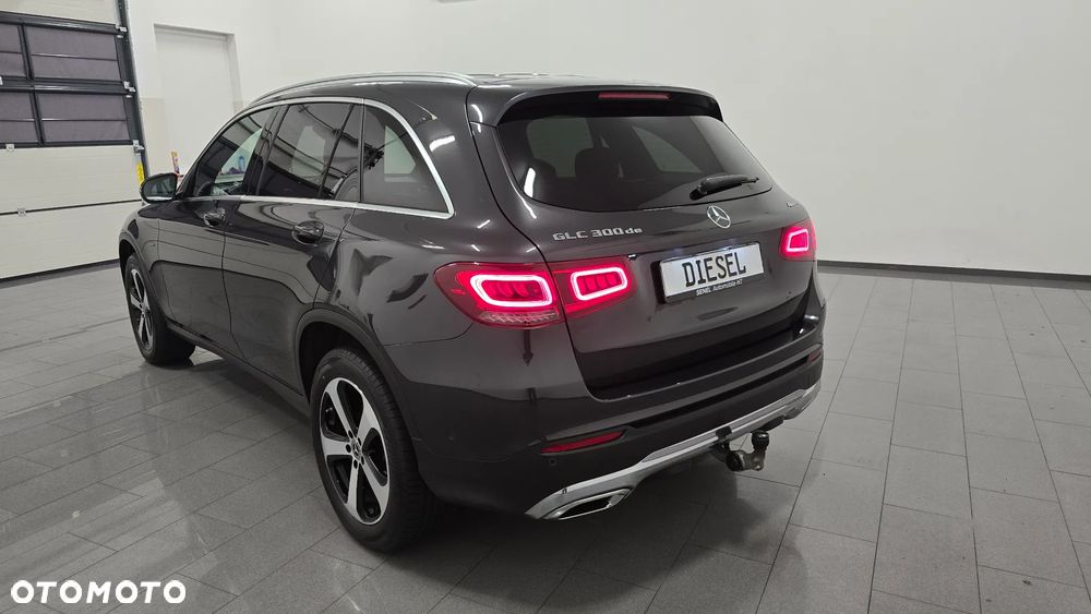 Mercedes-Benz GLC 300 de 4Matic 9G-TRONIC AMG Line Plus - 4