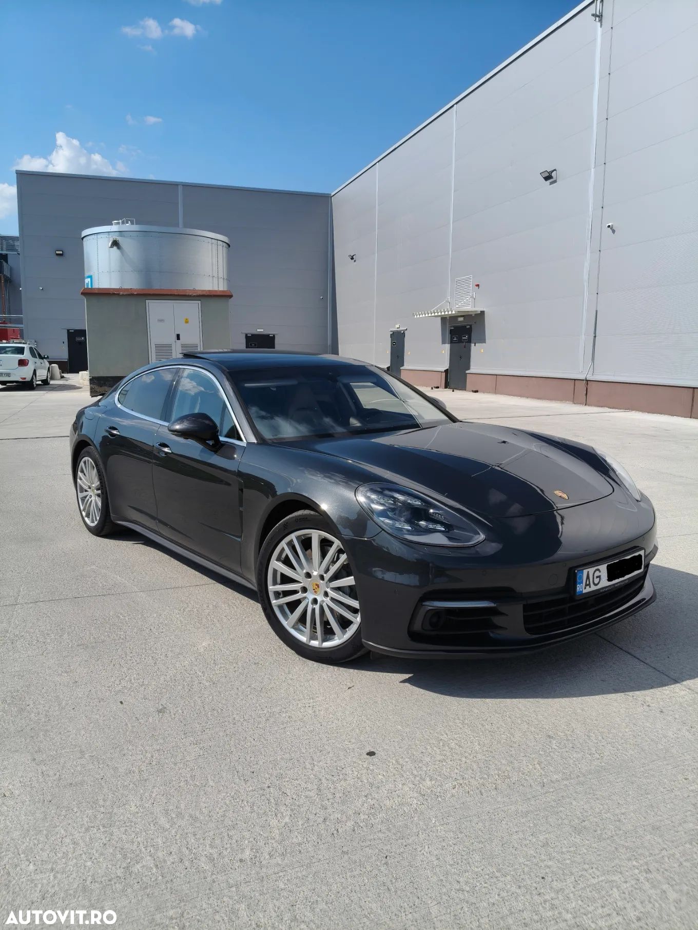 Porsche Panamera 4S - 1