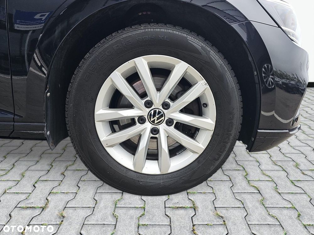 Volkswagen Passat - 36