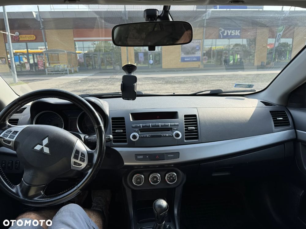 Mitsubishi Lancer 1.8 Invite - 11