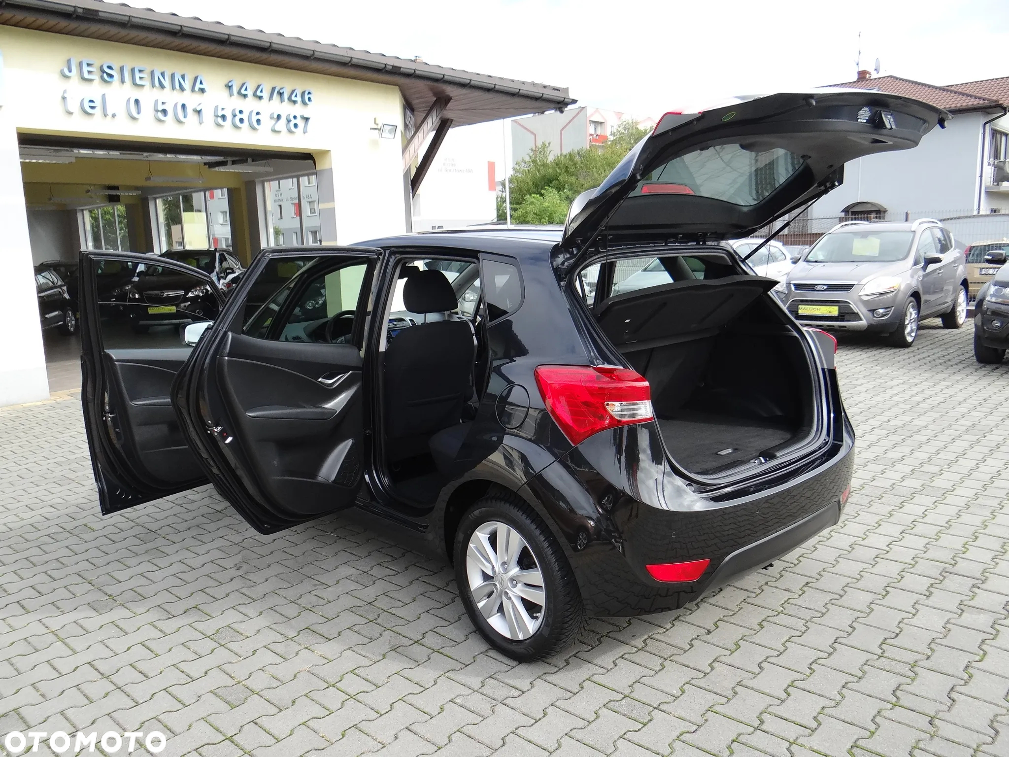 Hyundai ix20 1.4 Premium - 18