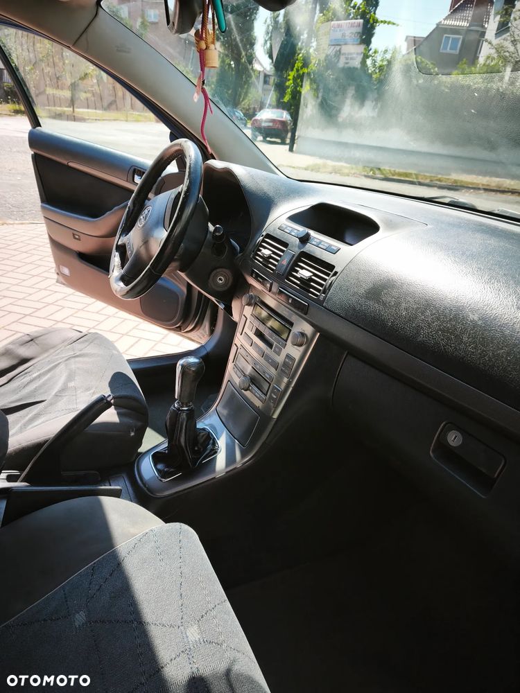Toyota Avensis 2.0 D-4D Luna - 8