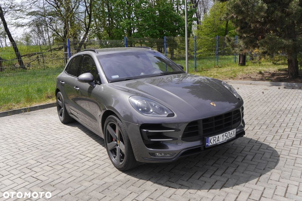 Porsche Macan Turbo - 1