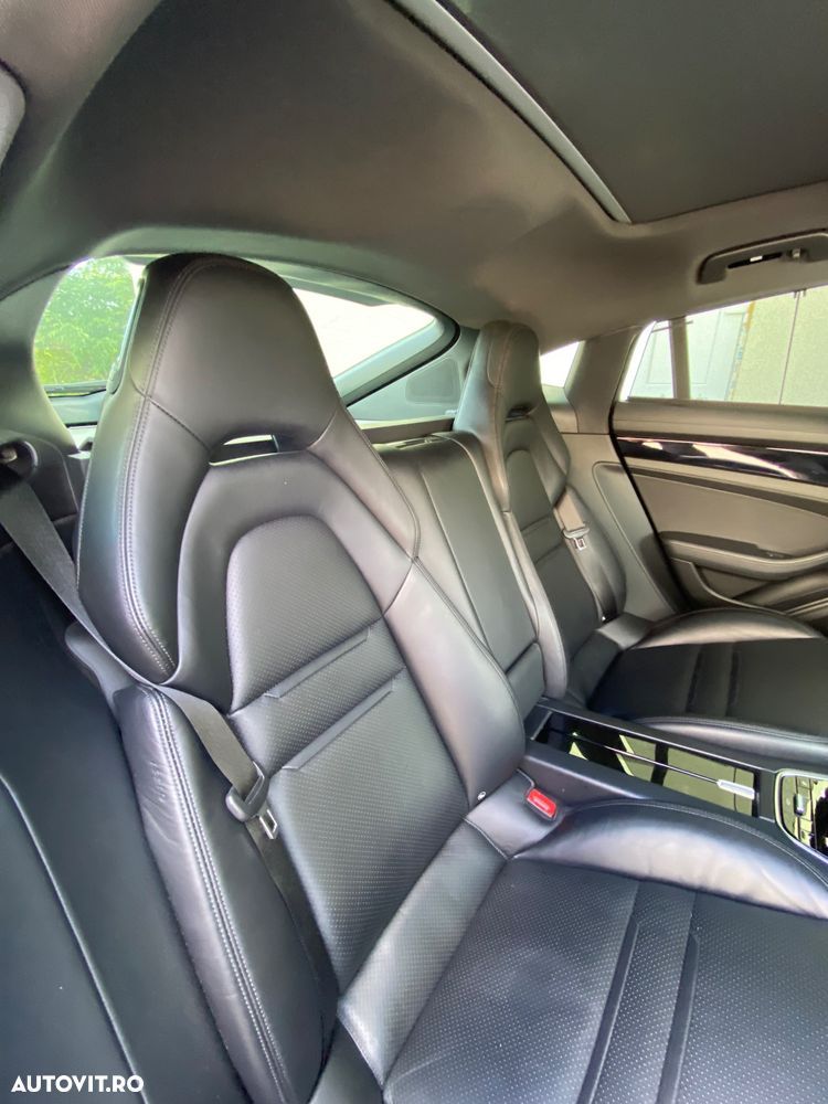 Porsche Panamera 4 E-Hybrid - 7