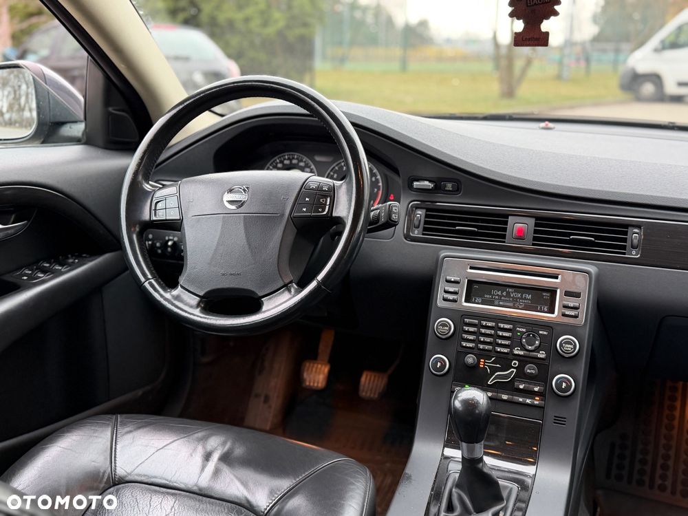 Volvo V70 2.5T Momentum - 6