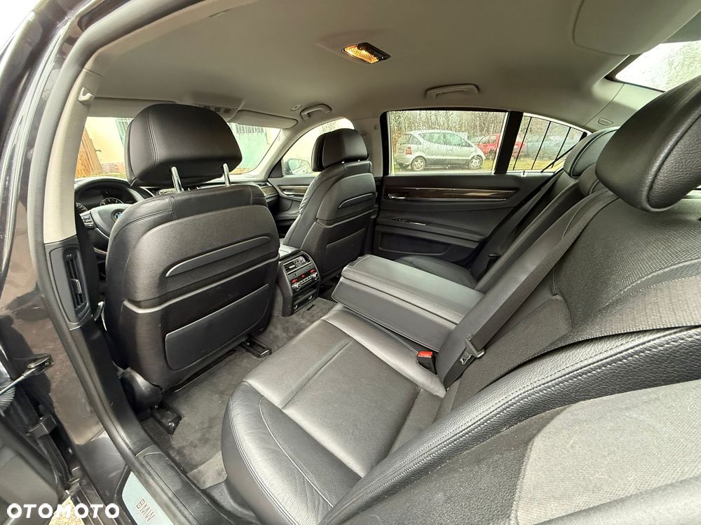 BMW Seria 7 740d xDrive - 16