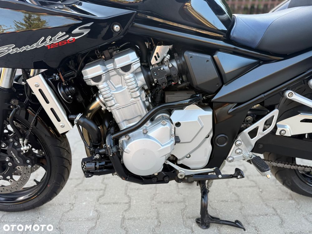 Suzuki Bandit - 24