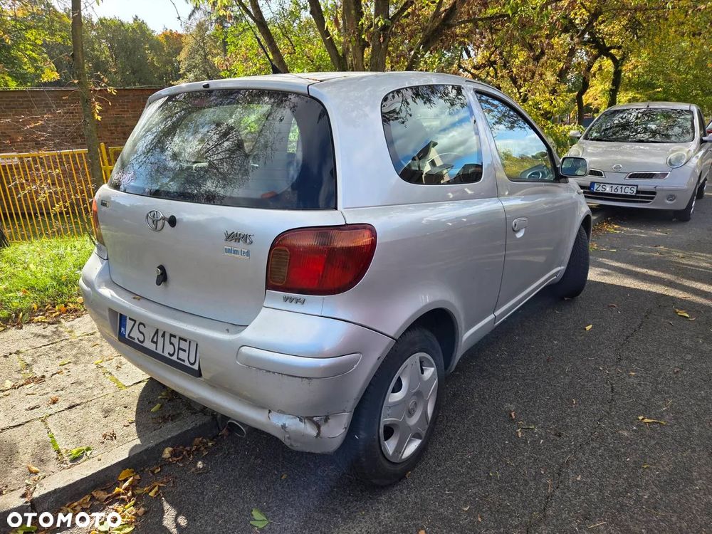 Toyota Yaris 1.0 Base - 4