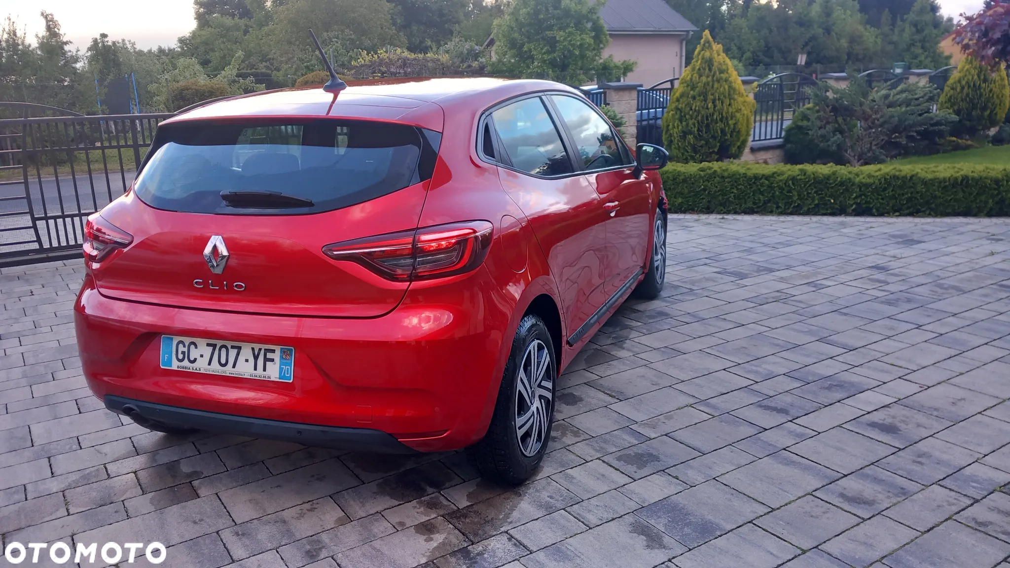 Renault Clio TCe 90 EVOLUTION - 4