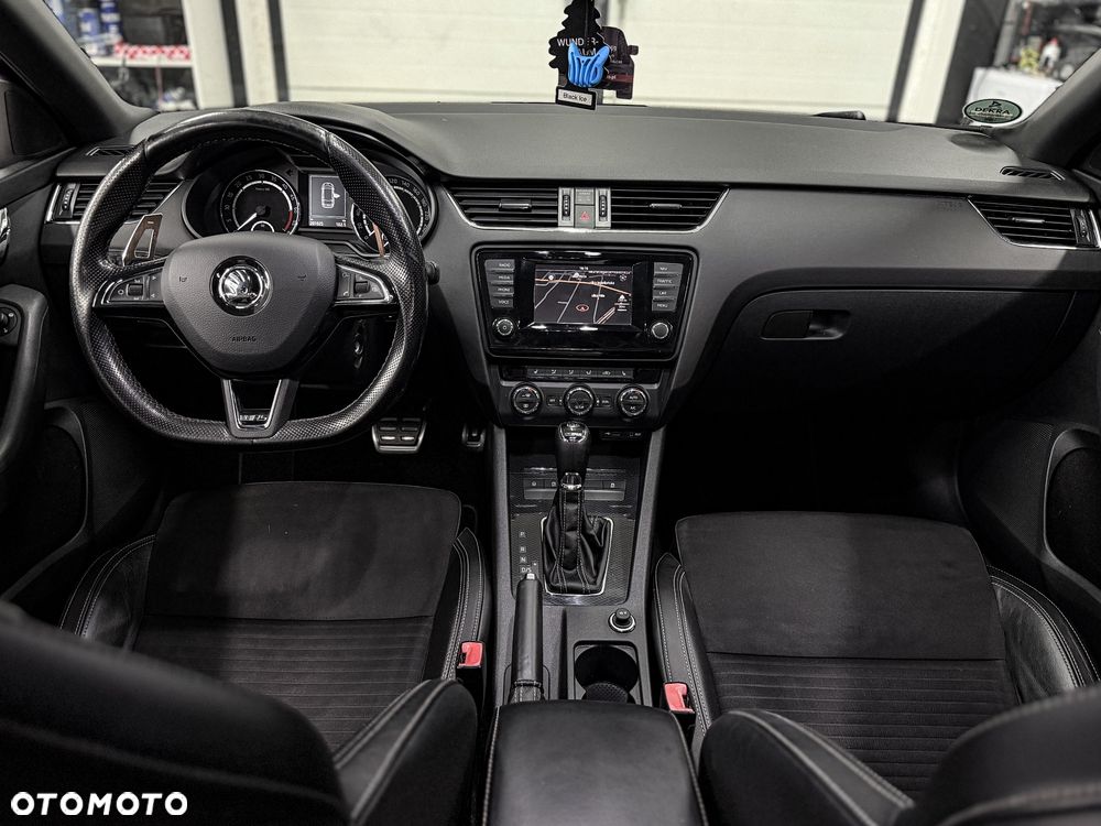 Skoda Octavia 2.0 TDI DSG RS - 10