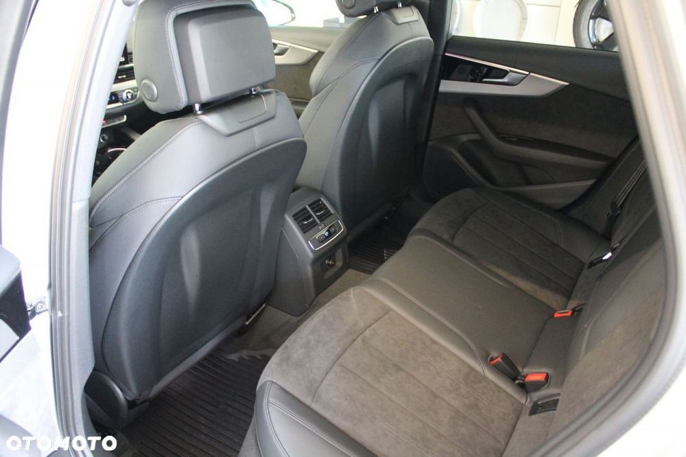 Audi A4 Allroad - 11