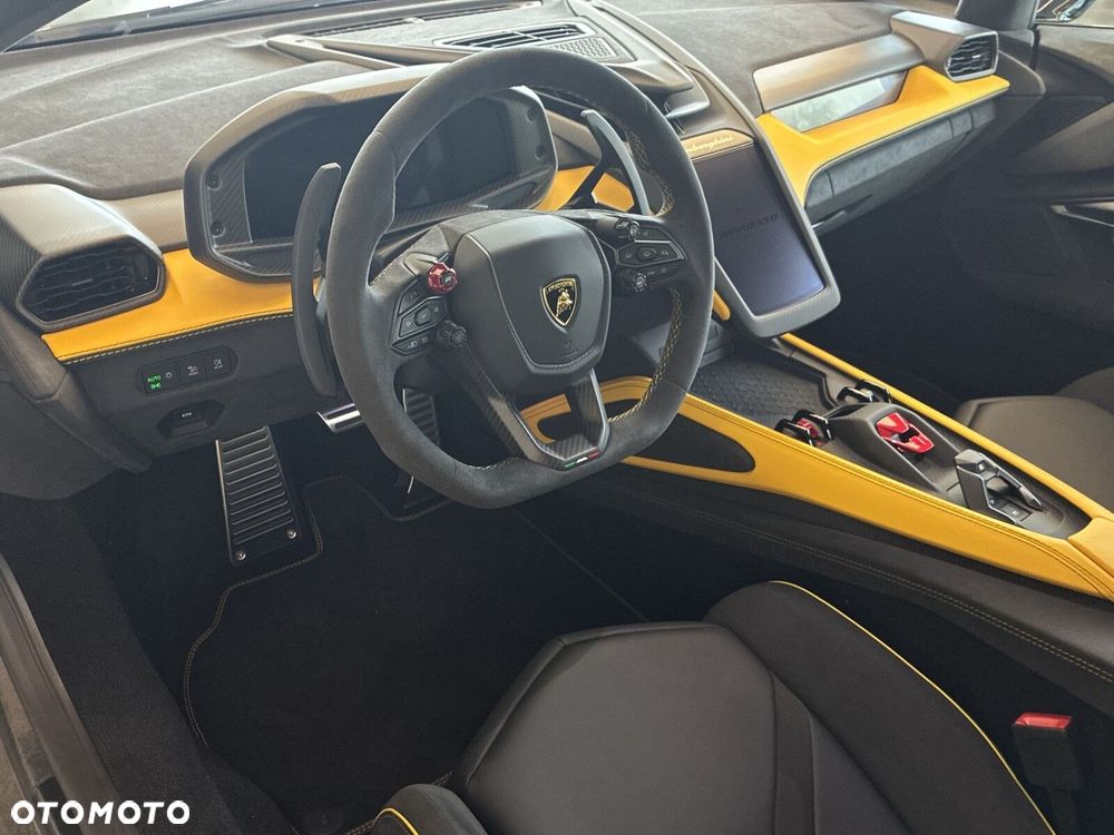 Lamborghini Revuelto - 13