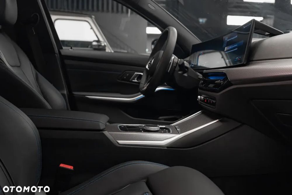 BMW Seria 3 320i - 29