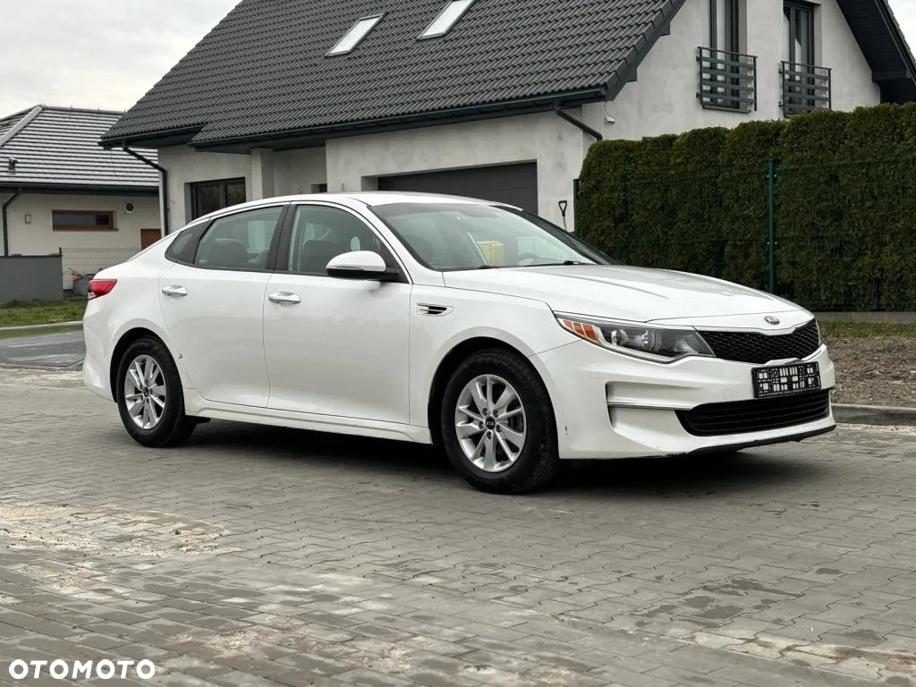 Kia Optima - 11