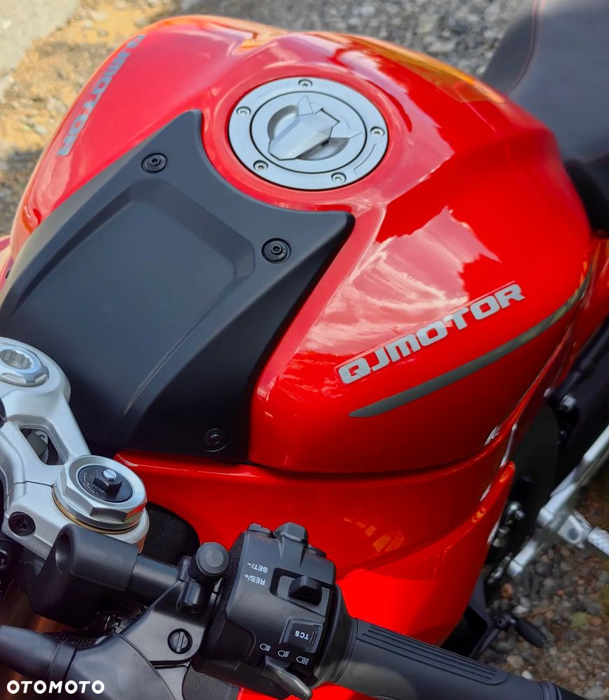 QJMOTOR SRK 800RR - 19