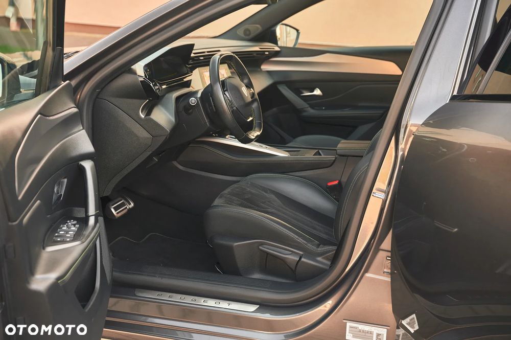 Peugeot 308 BlueHDi 130 EAT8 GT EXCLUSIVE - 18