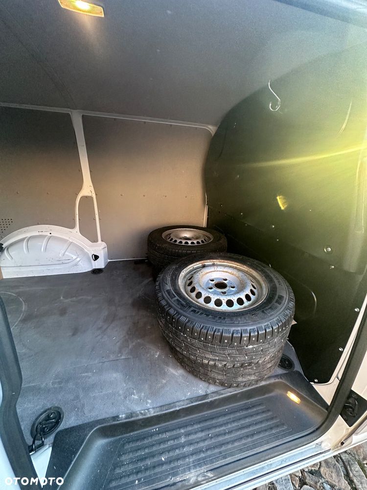 Volkswagen Transporter - 8