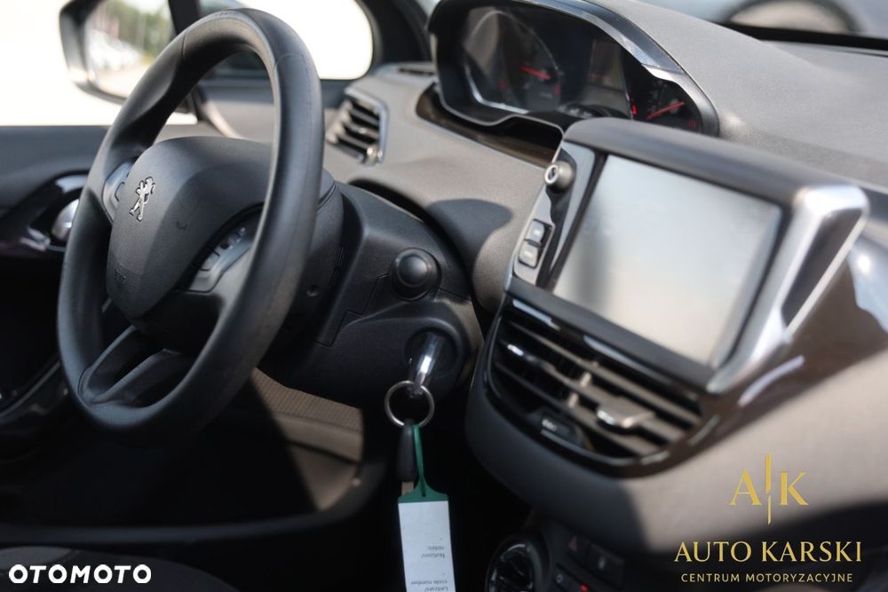 Peugeot 208 - 36