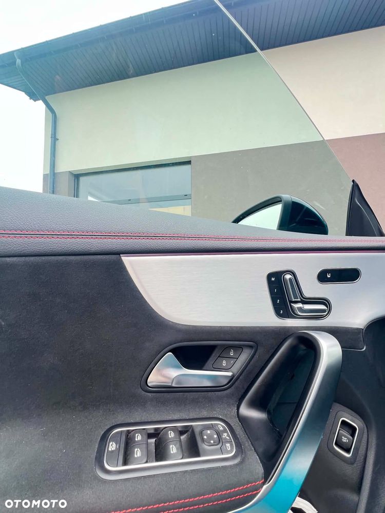 Mercedes-Benz CLA - 15