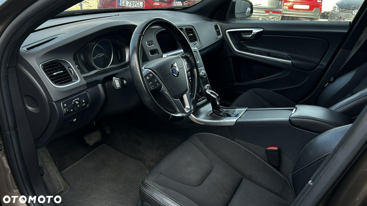Volvo V60 Cross Country - 7