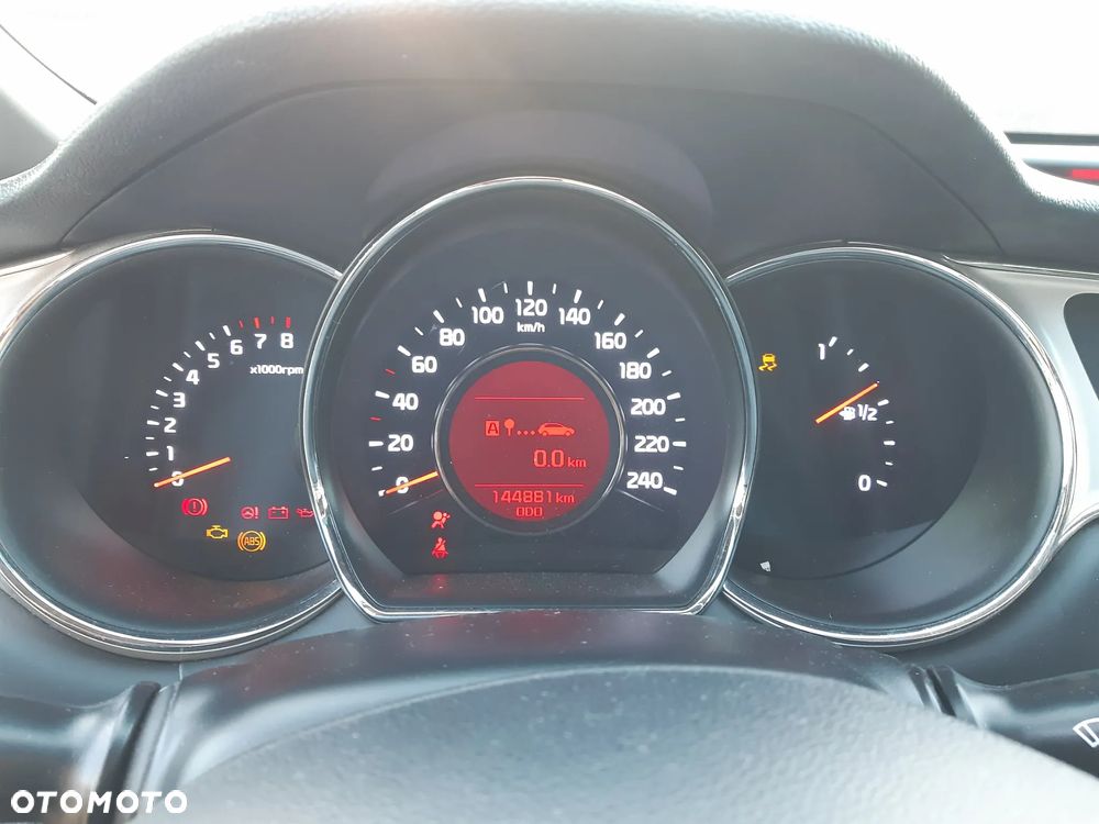 Kia Ceed 1.6 GDI Dream Team Edition - 19