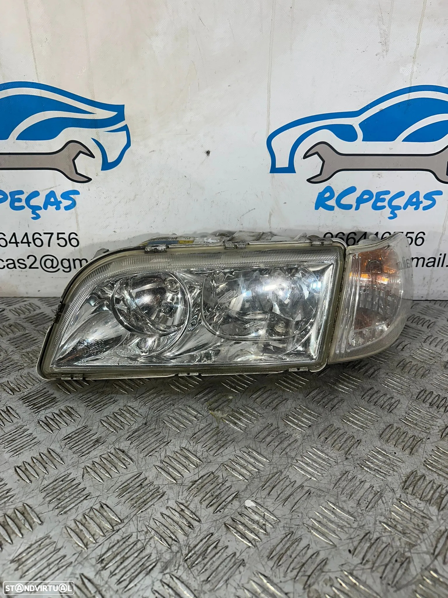 Conjunto Farois Oticas Esquerda Direita Originais Volvo V40 S40 1LG007861-35 1LG007861-36 2000 - 2004 - 7