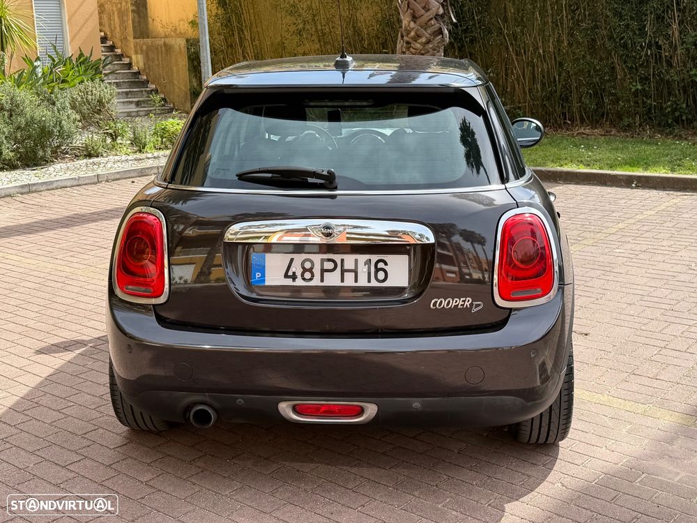 MINI 5 Portas Cooper D - 10