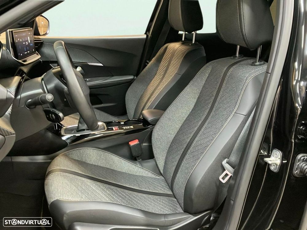 Peugeot 2008 1.2 PureTech Allure - 14