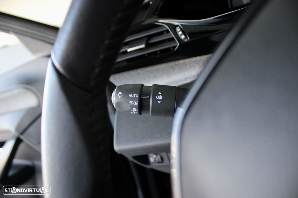 Peugeot 308 1.2 PureTech Allure - 18