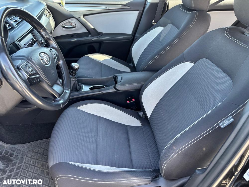 Toyota Avensis - 10