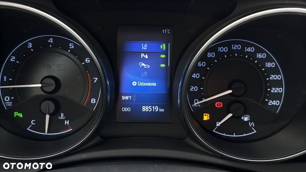 Toyota Auris - 16