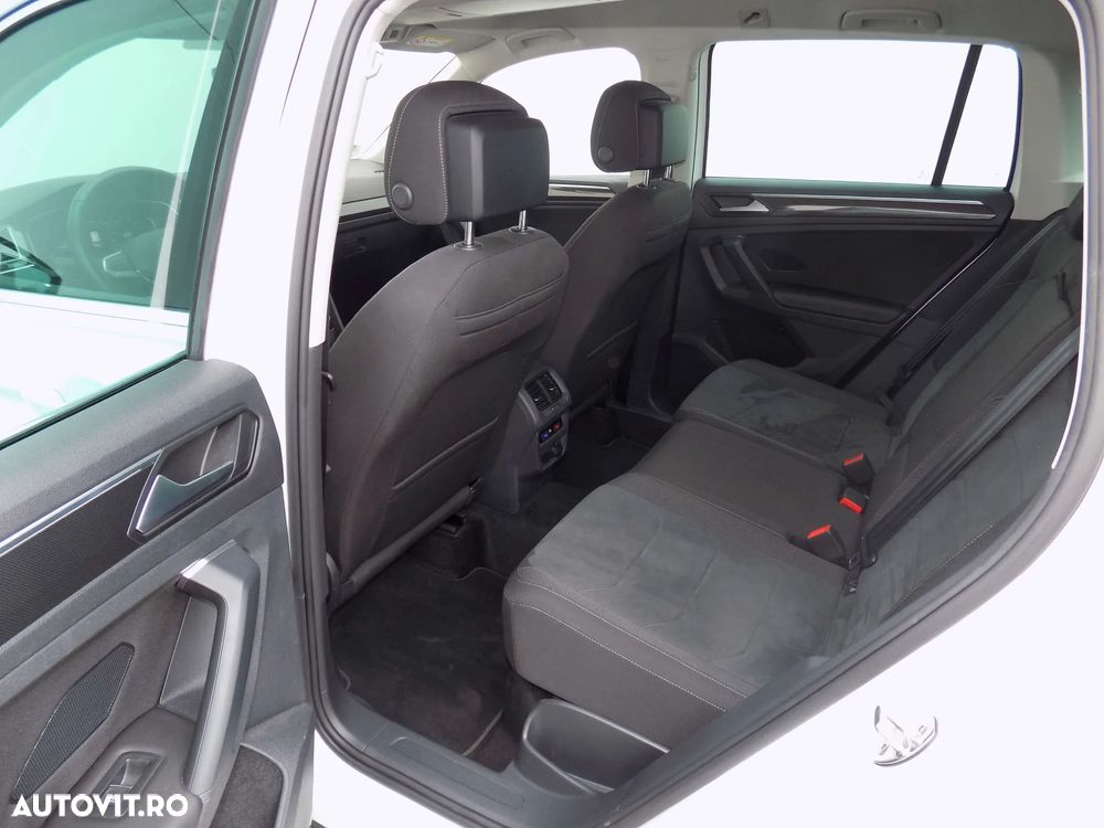 Volkswagen Tiguan 2.0 TDI SCR 4MOTION DSG Elegance - 29